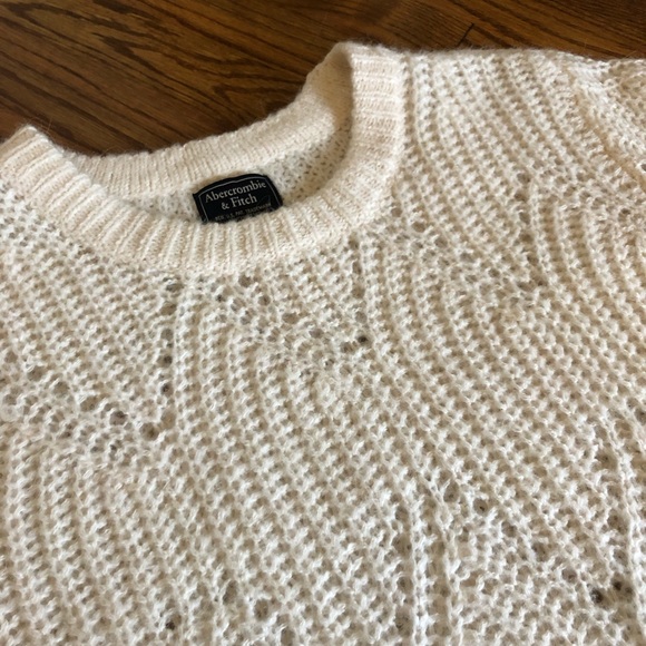 •ABERCROMBIE AND FITCH•Lofty puff sleeve sweater. - Picture 5 of 6